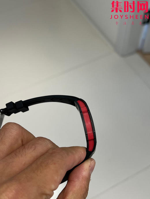 【贵重物品】只适合高端玩家 理查德米勒RM67-02 V3版 震撼登场！男士腕表 黑德国配色 一体机 摆轮会动 商品图3