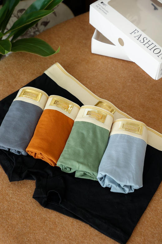 【多妈团购 古今内裤男女内裤】女款：轻薄无痕，7A桑蚕丝底裆，上身裸感，告别闷热  男款：5A石墨烯抑菌抗菌底档，95%精梳棉!触感柔软-君图 商品图10