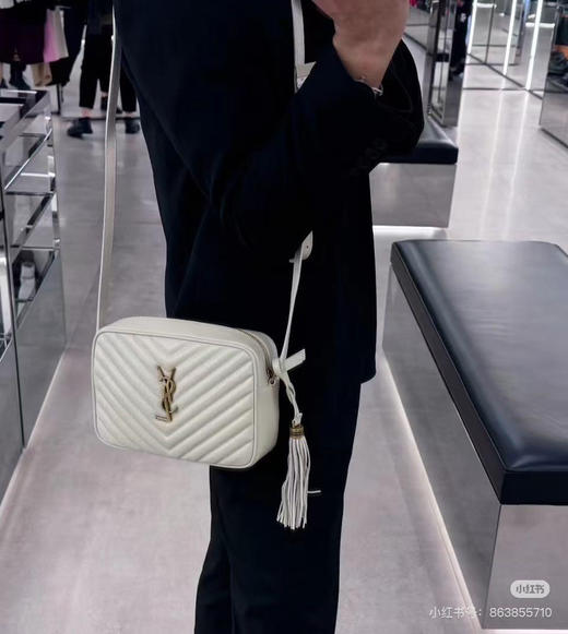 YSL Lou 大号 白金 V纹 牛皮 流苏 相机包 商品图3