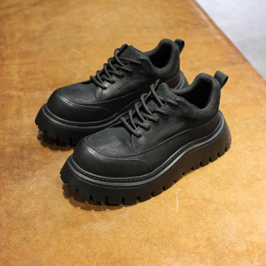 DRONKOO 2025 系带亮皮拼小暗格皮擦色低帮真皮休闲鞋 商品图3