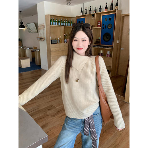 【149元任选2件】现货！杏色不规则大翻领毛衣 商品图3