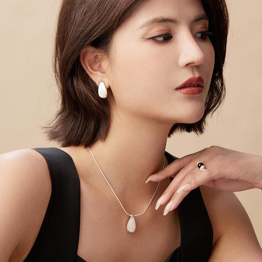 【下单任意两件送手串一个】MANREYA玛芮雅2025秋冬毛衣链系列丨巴洛克珍珠、虎眼石、贝母、淡水珍珠的点缀 时尚百搭 多种款式 商品图8