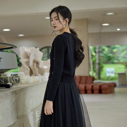 奢姿大码女装2025秋季减龄钻饰设计V领上衣胖妹妹时尚百搭背心9854653816A 商品图3