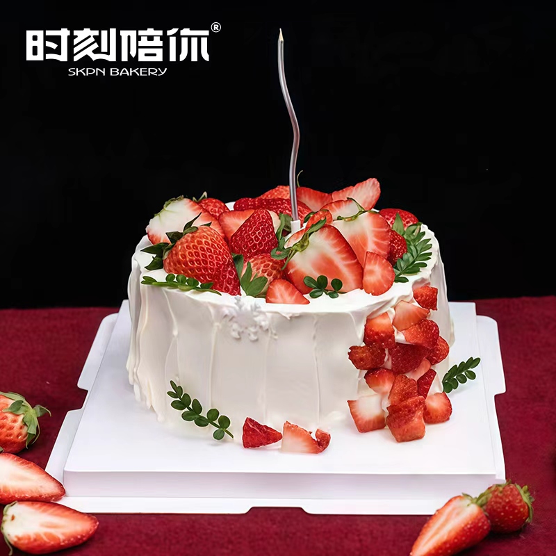 【双11新品特价】草莓瀑布水果生日蛋糕