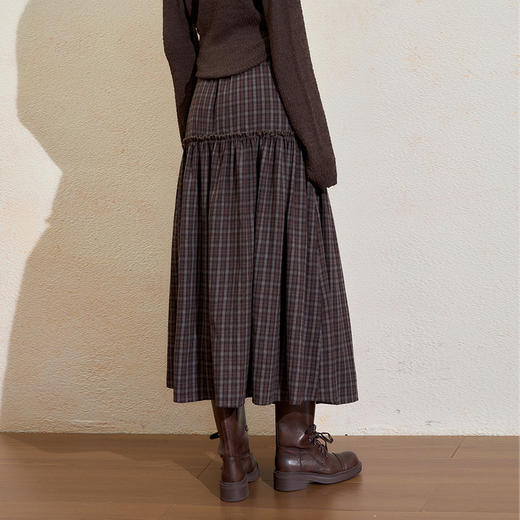西遇复古木耳花边拼接格纹半身裙女冬季新款松紧高腰A字长裙V3755317 商品图4