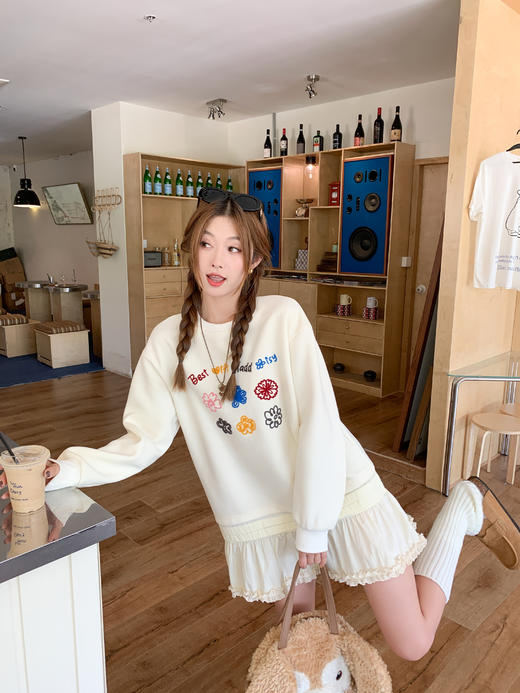 【169元任选2件】现货！杏色彩色绣花卫衣裙 商品图5