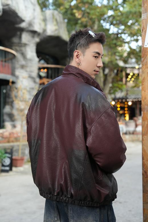 W542574499肌理渐变PU羽绒服 商品图5