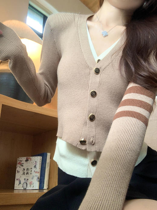 【149元任选2件】现货！卡其色韩版V领针织衫 商品图6