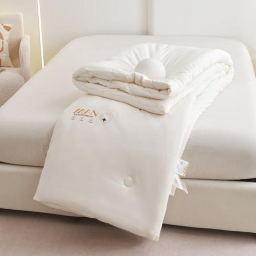 🔥【轻盈保暖，性价比之选】玛万润肤舒柔大豆冬被😍！棉的质感 + 羊绒的柔软，居家必备首选！ ✅ 阳绒棉（110g 水洗工艺）、轻盈保暖，舒适透气 商品图1