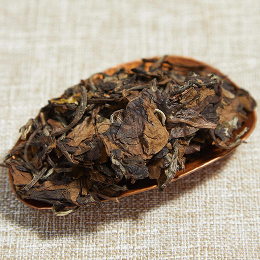 鼎茗荟丨 福鼎高山贡眉饼老白茶 一级 2019年原料 300g 礼盒配手提袋 商品图2