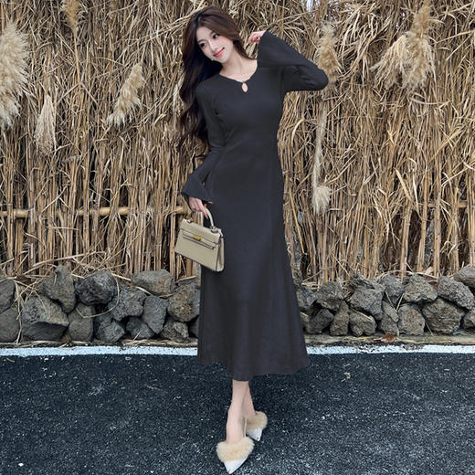 西遇法式长袖针织连衣裙女2025年冬季新款水滴领收腰内搭包臀裙SS051786 商品图4