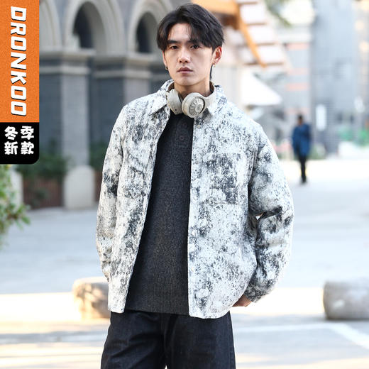 DRONKOO 2025 翻领后幅刺绣字母泼墨效果衬衫短款薄羽绒服 商品图0