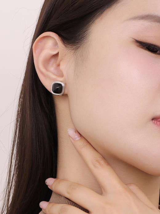 【挚友限定】玉塔K白-18K金和田玉黑青玉耳夹 商品图2