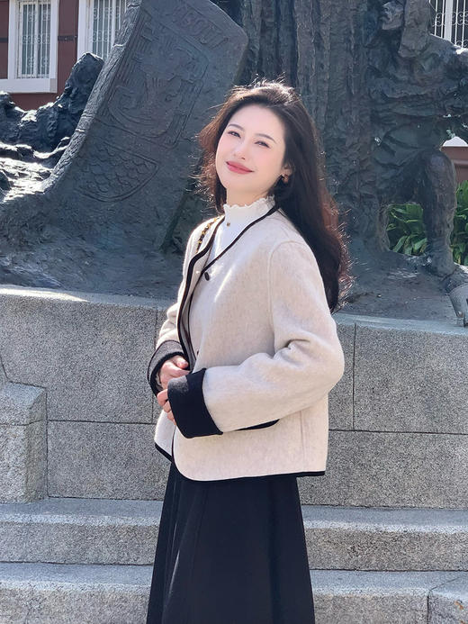 【百图lulu定制】【从容双面呢】澳洲进口 100%美丽诺羊毛 撞色 香风  双面呢 商品图1