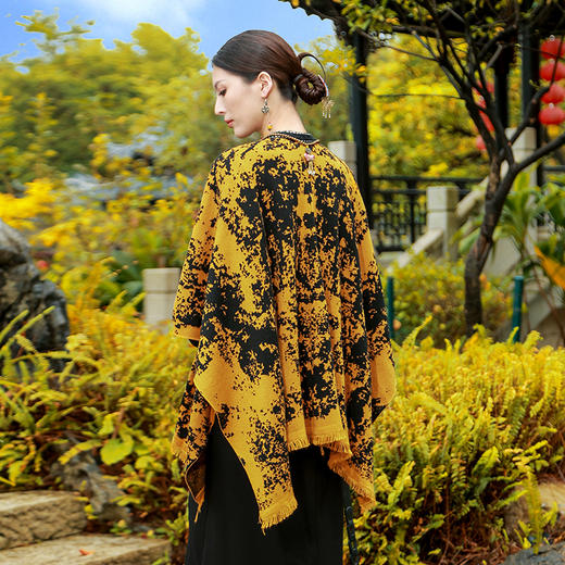 【新春推荐搭配】烟波渺水墨毛织披肩 | 黄色 酒红色 灰色 | 现货加急发 商品图3