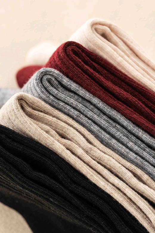 奢品级精纺羊绒袜❗ 巨保暖——像穿电热毯❗️  一双顶2双穿！！🔴双股精纺羊绒，针织更密，手感更细 商品图4