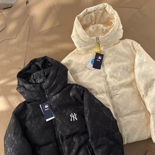 D110743满印暗纹提花硅胶小标连帽羽绒服男女同款 商品图1