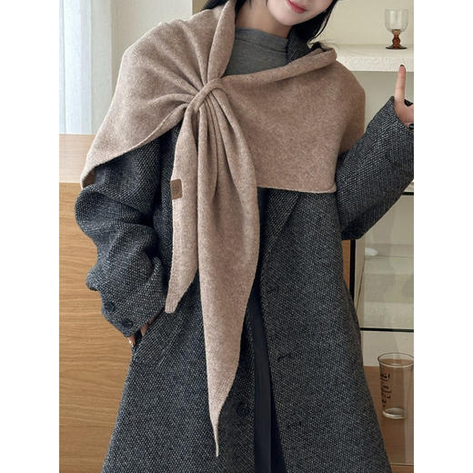 【时尚韩系❗️三角巾披肩围巾】经典百搭上镜，高级感多种搭配，羊毛混纺纯色，外搭保暖披肩，手感细腻不扎脖，三角大披肩女保暖加厚外搭针织围脖搭肩QQ 商品图1