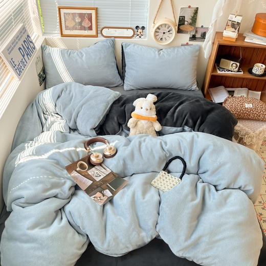 🌈外贸单挖到宝！高品质 上新啦！ 挖到这款🌸【冬季纯色简约牛奶绒四件套】💥软乎乎裹住全身的瞬间，连秋冬的冷风都被挡在窗外， ✅ 高克重牛奶绒面料，手感软糯 。 商品图7