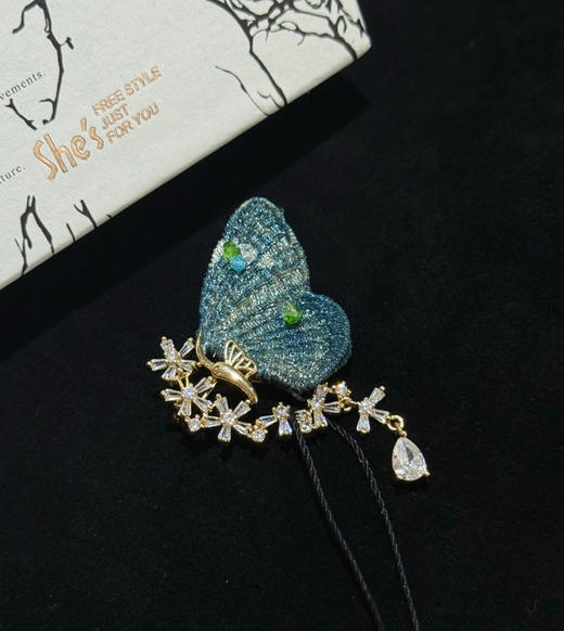 蒋勤勤She's蓝色刺绣蝴蝶胸针110704 商品图4