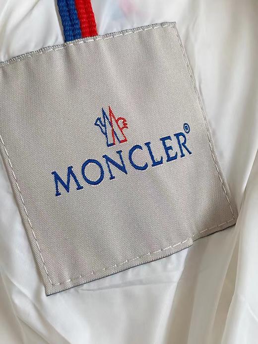 D110747白鸭绒填充HERMIFUR系列女款羽绒服 商品图12