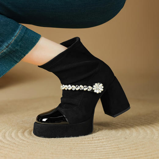 【预售5天】小香风水钻精美时尚新款圆头粗跟防水台高跟弹力靴MLD&AM992 商品图3