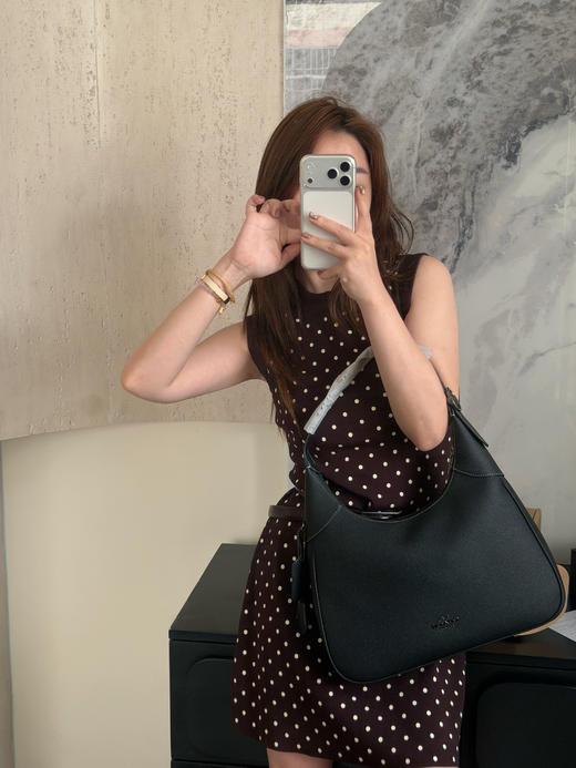 蔻家10月新款Ella月牙腋下包 商品图2