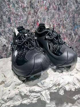 女款联名款休闲鞋HE