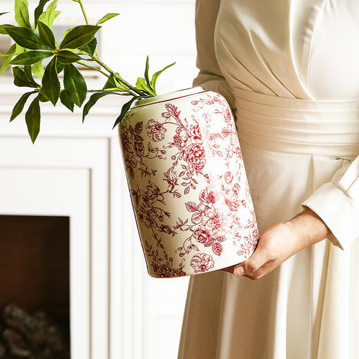 摩登主妇玫瑰假日花瓶客厅插花高级陶瓷摆件乔迁订婚结婚新婚礼物 商品图3