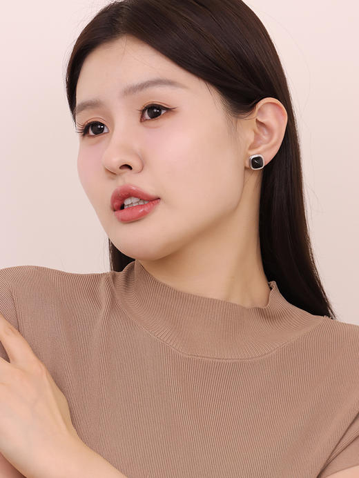 【挚友限定】玉塔K白-18K金和田玉黑青玉耳夹 商品图4