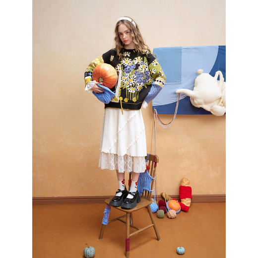 两三事 雾隐雏菊 2025冬季新款复古提花手工穿绳套头毛衣女宽松 商品图3