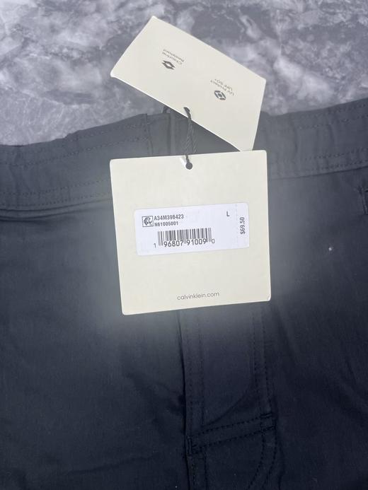 瑕疵Calvin Klein/CK 男士夏季印花松紧腰系带透气纯色直筒休闲短裤 商品图3