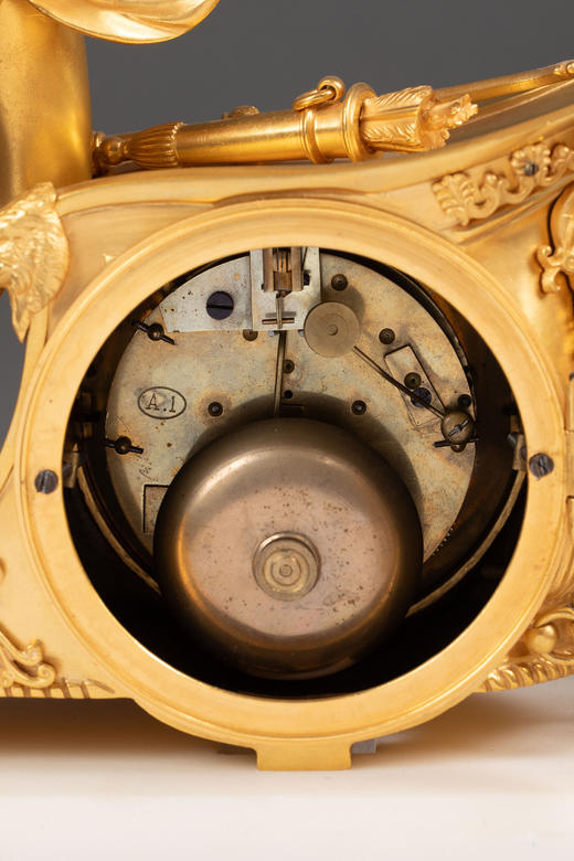 独角鹿西洋古董19世纪初法国出品帝政风格古典神话主题“忠诚引领的爱”铜鎏金精雕嵌白色大理石座钟 商品图8