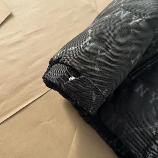 D110743满印暗纹提花硅胶小标连帽羽绒服男女同款 商品图12