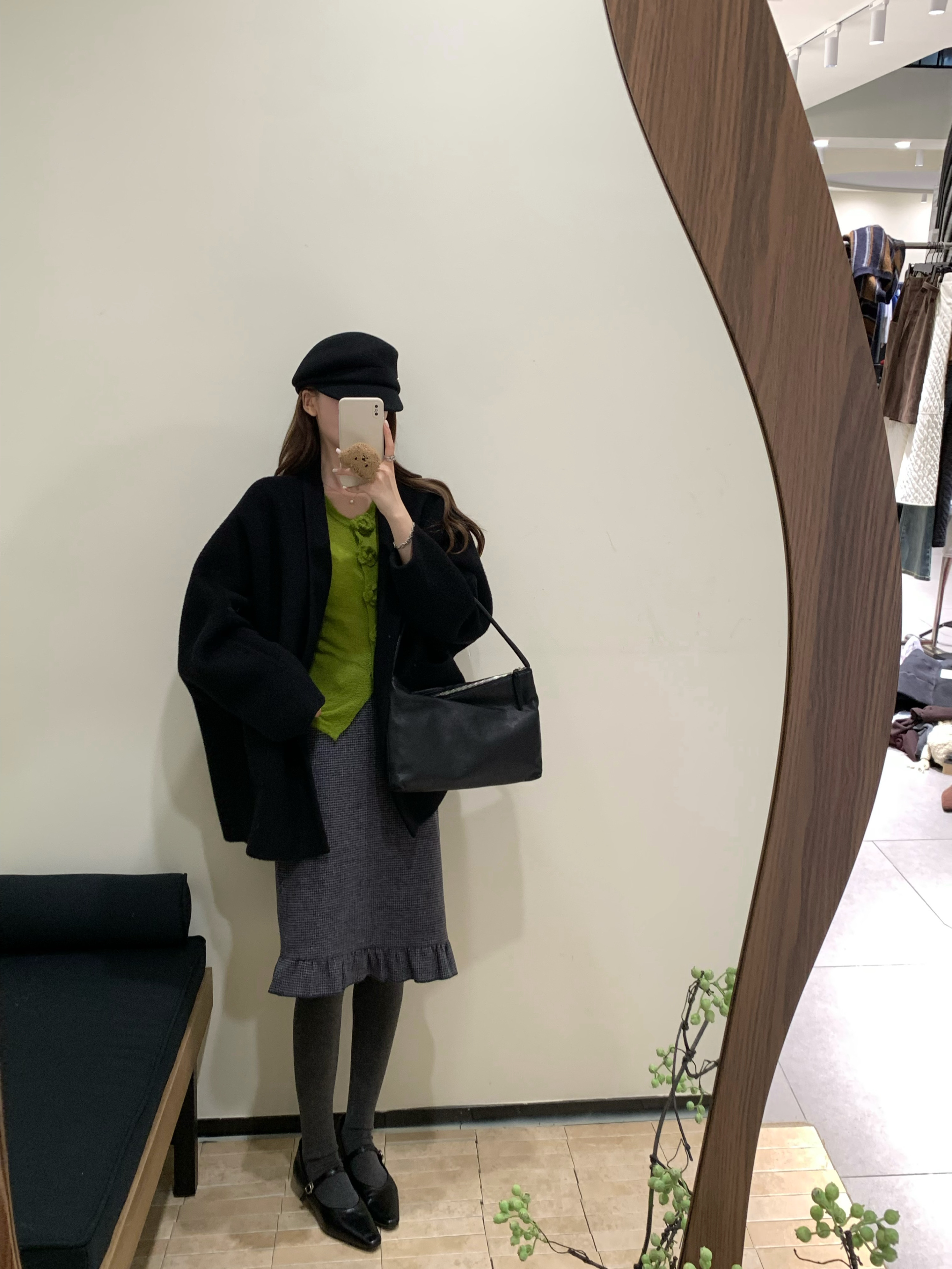 Read Nameless /黑色高货100%骆驼绒双面呢+牛油果绿显白花朵针织衫 2025/11/8