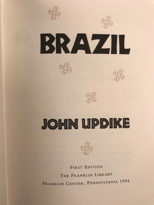 签名首版！厄普代克《巴西》 富兰克林图书馆豪华仿皮本 商品图3