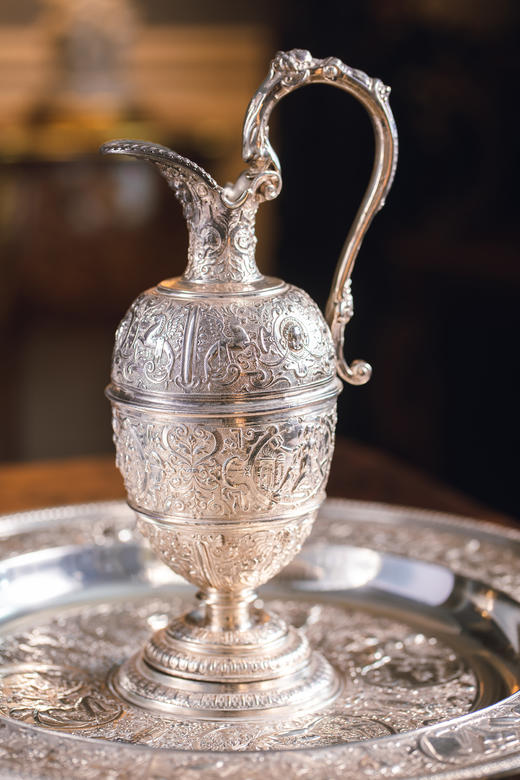 独角鹿西洋古董1890年代法国工匠François Briot设计UCAD装饰艺术中央联盟出品节制女神与天马神话主题铜镀银精雕酒壶及托盘套件 商品图4