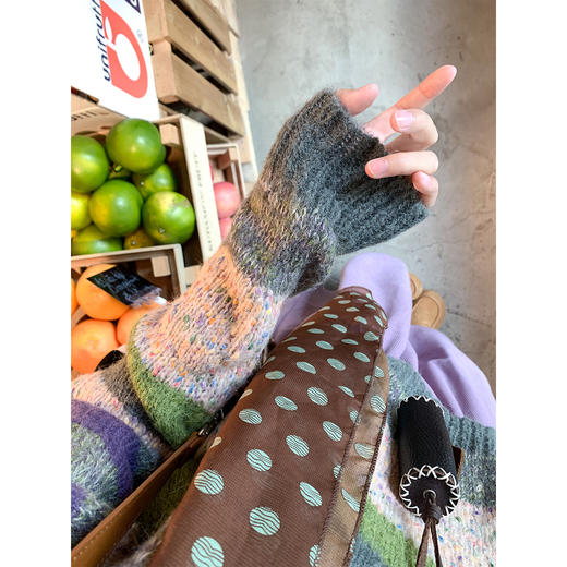 <曾小咸推荐>现货秒杀 ！微信超特价！ 彩色条纹针织衫 日常179.99 立减100 秒杀79.99！！ 紫色半身裙 日常189.99 立减100 秒杀89.99！！ 商品图2