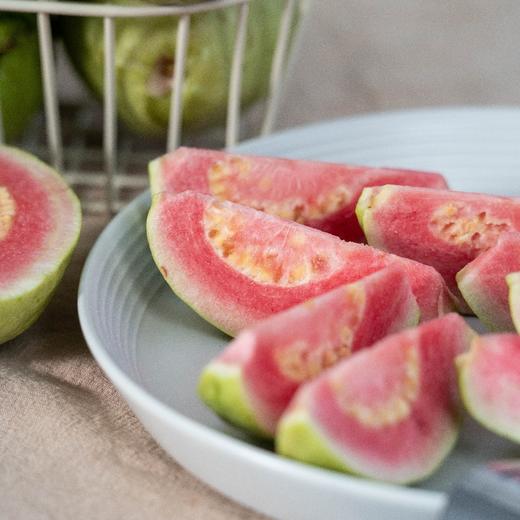 树上熟奶油芭乐  4.5-5斤彩箱装 （约6-13个左右   具体以重量为准）温馨提示 因授粉原因   极个别果为红心芭乐 介意慎拍 商品图9