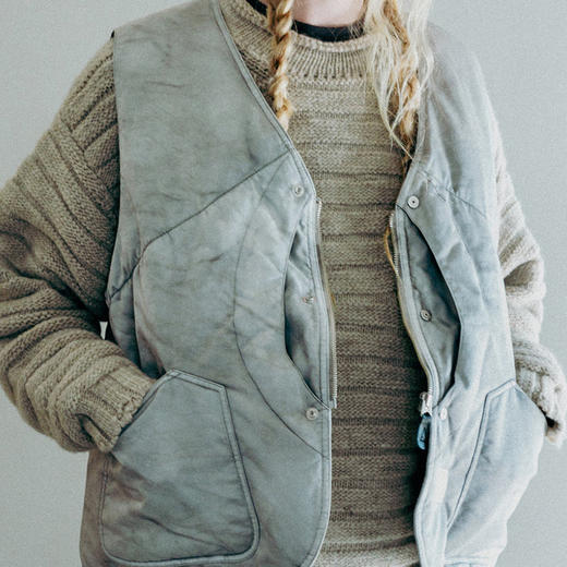 INNAT HAND-DYED HUNTING DOWN VEST 男女款手工染色猎装羽绒马甲 商品图3