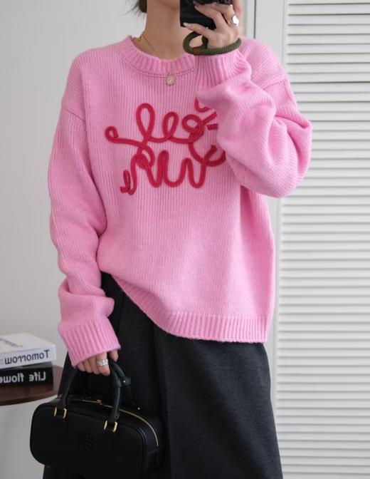 字母线条樱花粉显白温柔好心情毛衣 商品图0