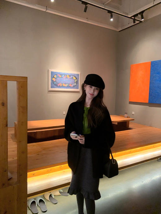 Read Nameless /黑色高货100%骆驼绒双面呢+牛油果绿显白花朵针织衫 2025/11/8 商品图4