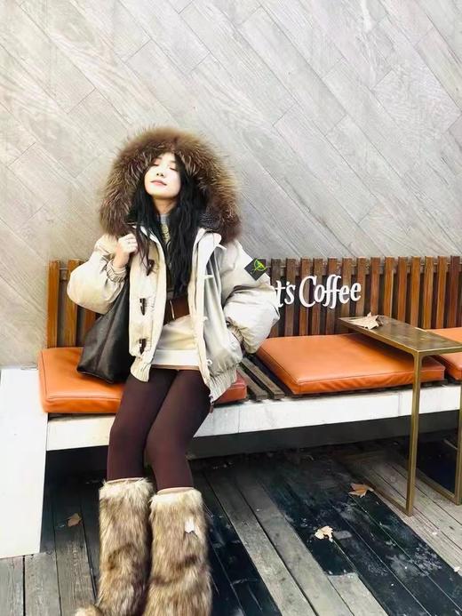 D110737大貉子毛牛角扣连帽“大翅膀”羽绒棉服男女同款 商品图3