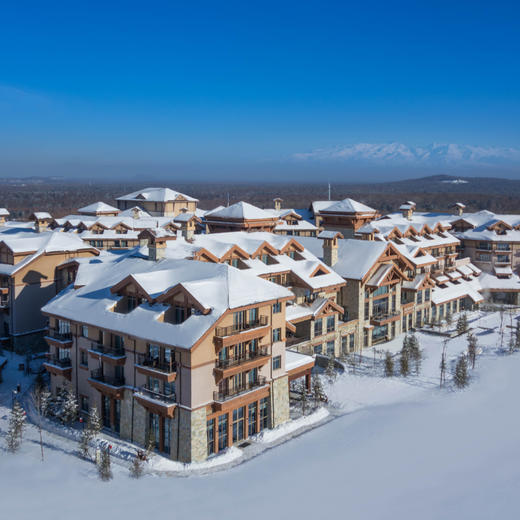 雪季大促！2晚/3晚【长白山凯悦酒店】滑雪酒店人气之选！含正餐/雾凇漂流/儿童滑雪营、接送机、度假区滑雪&玩乐权益，打卡汉拿山温泉、水乐园，嗨玩冬季长白！ 商品图1