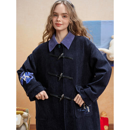 两三事 梦忆鸢语 2025冬季新款文艺风毛巾绣翻领牛角扣棉服外套 商品图2