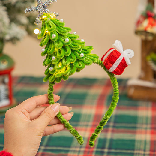 【可以闪闪发光的圣诞树】巧可熊DIY扭扭棒圣诞风铃 需DIY制作 扭扭棒材料包 雪人装饰 圣诞老师挂件 麋鹿圣诞树挂饰发饰 商品图9