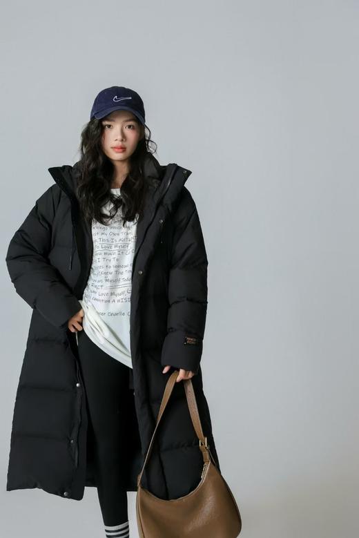 【卉遇长款黑钻羽绒服HY-40】  官方店售价2000不等 颜值在线同时更保暖！穿上气场全开，时髦精竟是自己！ 商品图5