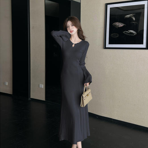 西遇法式长袖针织连衣裙女2025年冬季新款水滴领收腰内搭包臀裙SS051786 商品图2
