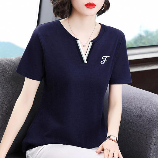 大码v领上衣女胖mm遮肚中长款短袖t恤2025新款宽松显瘦打底衫韩版 商品图4