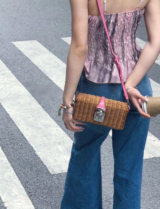 miumiu 竹编 粉色 拼皮 野餐盒 斜挎包 商品图3